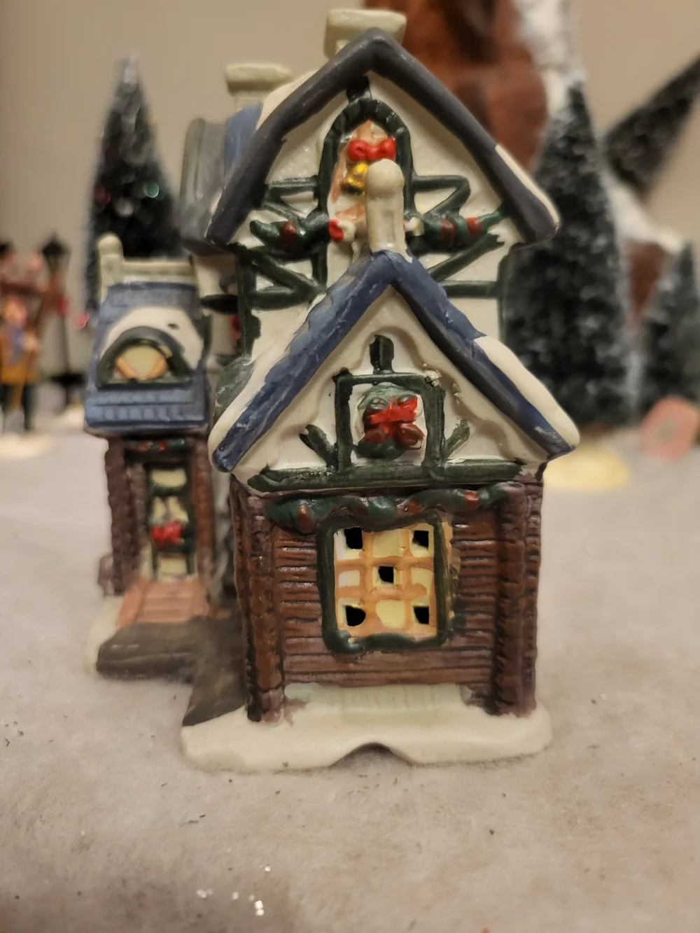Vintage Christmas Village Porcelain Lighted Bed & Breakfast House - 5.5